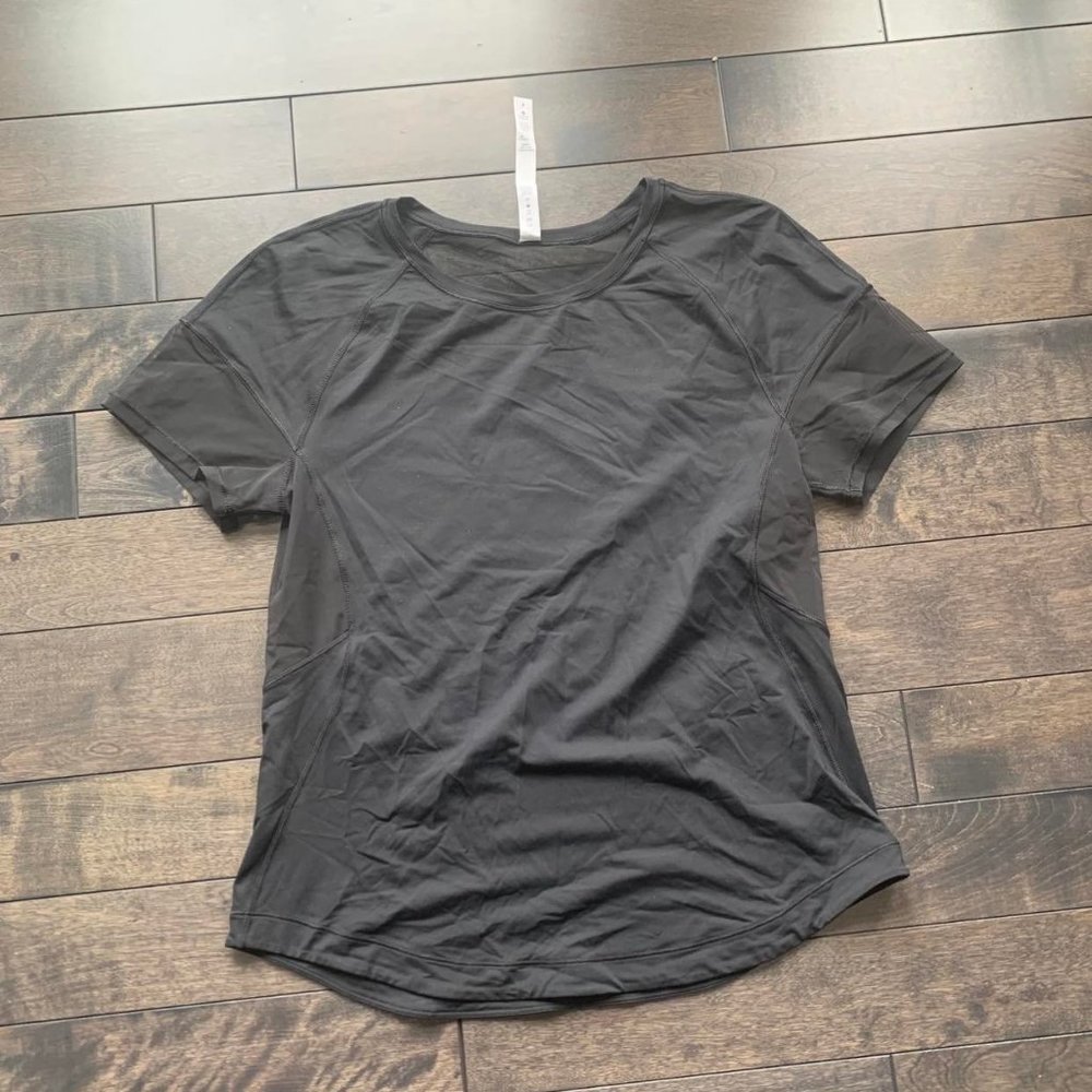 Lululemon Mesh back tee - Picture 2 of 3